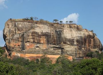 sri-lanka/sigiriya/landmark/summer-palace