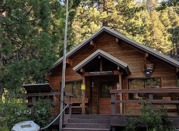 california/sequoia-national-park/landmark/mineral-king-ranger-station
