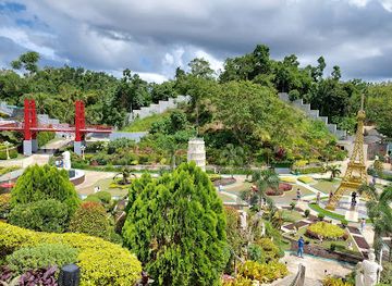 philippines/bohol/landmark/sikatuna-s-mirror-of-the-world-and-botanical-garden