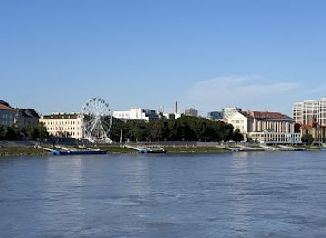 hungary/csallokoz/landmark/michael-s-gate