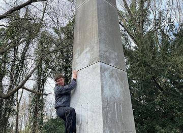 germany/berlin/charlottenburg/landmark/obelisk