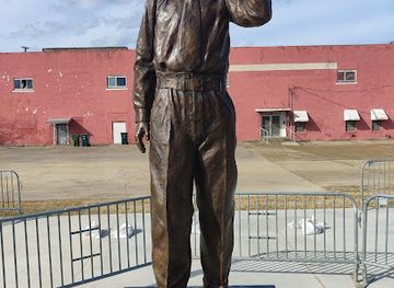 mississippi/greenwood/landmark/emmett-till-statue
