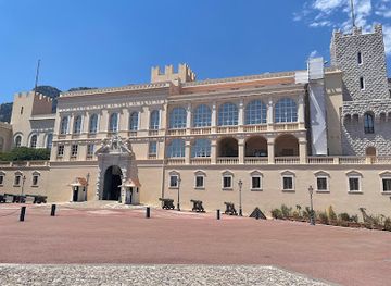 monaco/saint-roman/landmark/place-du-palais