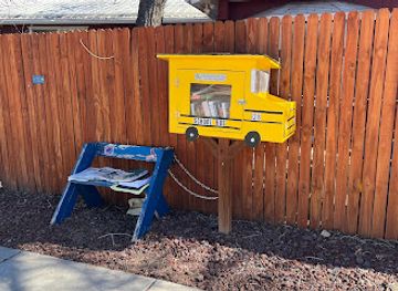 new-mexico/los-alamos/landmark/little-free-library-15th-street