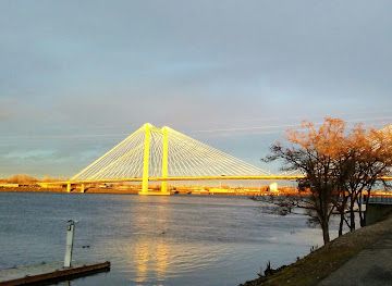 washington/kennewick/landmark/cedars-at-pier-one