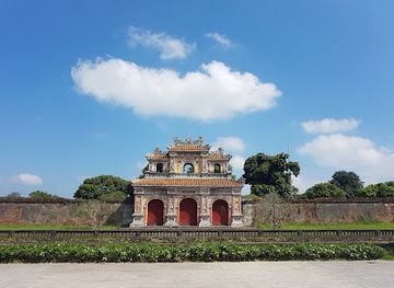 vietnam/hue/phu-huong/landmark/phu-van-lau