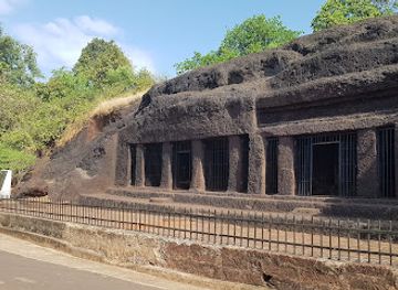 india/goa/landmark/pandava-caves