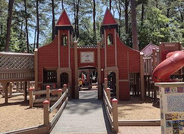 maryland/salisbury/landmark/ben-s-red-swings