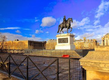 france/ile-de-france/landmark/jacques-de-molay-knight-templar-memorial
