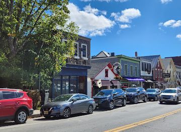 maine/camden/landmark/the-smiling-cow