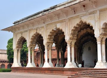 india/agra/fatehabad/landmark/diwan-i-am