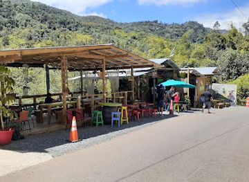 puerto-rico/la-cordillera-central/landmark/la-bodega-de-las-brujas-jayuya