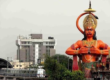 india/delhi/karol-bagh/landmark/hanuman-mandir-karol-bagh