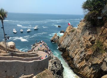 mexico/acapulco/acapulco-dorado/landmark/la-quebrada
