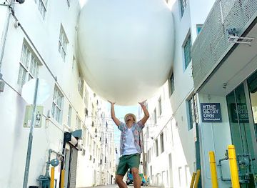 florida/miami-beach/landmark/the-betsy-orb