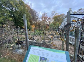 connecticut/the-quiet-corner/landmark/bartlett-arboretum-gardens