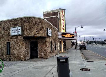 illinois/little-egypt/landmark/the-varsity-center