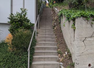 california/burbank/landmark/all-view-terrace-hollyridge-stairs