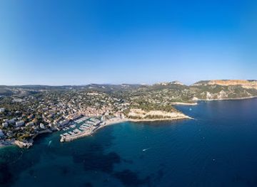 france/marseille-calanques/landmark/plage-de-la-grande-mer