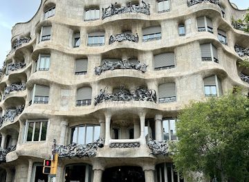 spain/barcelona/landmark/passeig-de-gracia