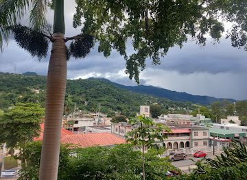 puerto-rico/sierra-de-cayey/landmark/la-tumba-del-taino-mausoleo-indigena-jayuya