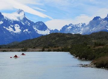 chile/patagonia/landmark/kayak-en-patagonia
