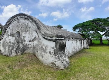 indonesia/banten/landmark/pangindelan-putih-ancient-water-deposit-building