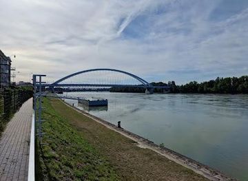 slovakia/bratislava/landmark/most-apollo