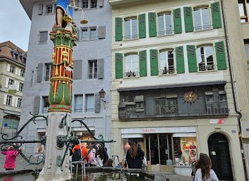 switzerland/lausanne/landmark/horloge-de-la-palud