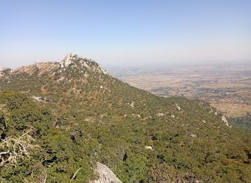 malawi/shire-valley/landmark/chongoni-rock-art-area
