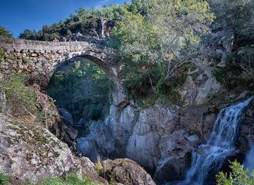 portugal/guimaraes/landmark/ponte-da-misarela