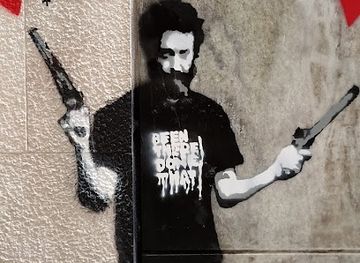 portugal/coimbra/landmark/mural-de-afonso-macedo