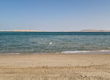 qatar/khor-al-adaid-inland-sea/landmark/adaid-gate