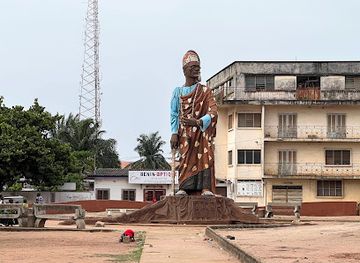 benin/porto-novo/landmark/statut-roi-toffa-de-porto