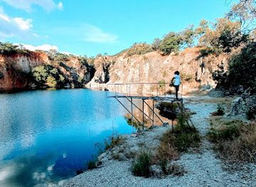 zimbabwe/chinhoyi/landmark/wamada-tours