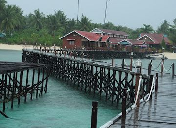 indonesia/pulau-derawan/landmark/derawan-beach-cafe-cottage