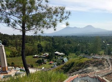 indonesia/north-sulawesi/landmark/bukit-kasih-kanonang