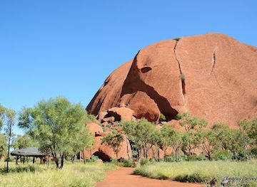 australia/uluru-kata-tjuta-national-park/landmark/kuniya-walk
