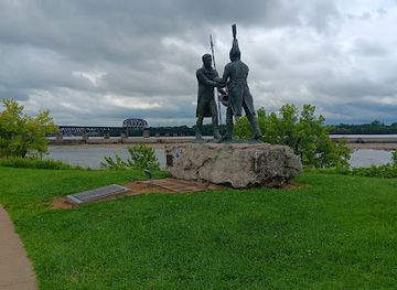 indiana/patoka-lake/landmark/lewis-clark-statue