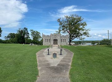 missouri/great-plains/landmark/historic-fort-d