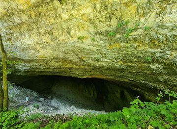georgia/racha-lechkhumi-and-kvemo-svaneti/landmark/sakinule-cave