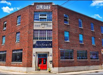 virginia/staunton/landmark/sunspots-studios-glassblowing