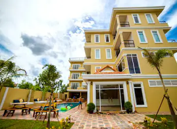 Mad Monkey Hostel Kampot