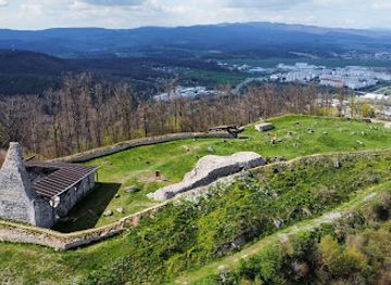 slovakia/banska-bystrica-region/landmark/deserted-castle-lower-castle