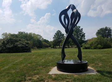illinois/champaign/landmark/wandell-sculpture-garden