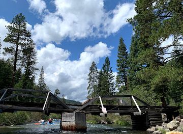 california/tahoe-city/landmark/truckee-river-rafting