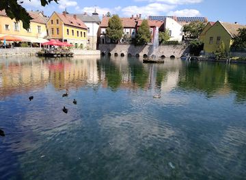 hungary/western-transdanubia/landmark/tapolcai-tavasbarlang-latogatokozpont