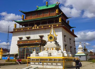mongolia/khar-nuur/landmark/gandantegchinlen-monastery