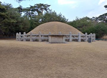 south-korea/gyeongju-historic-areas/landmark/gyeongju-hyosowangneung