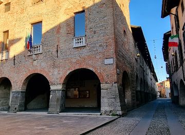 italy/bergamo/landmark/palazzo-della-ragione